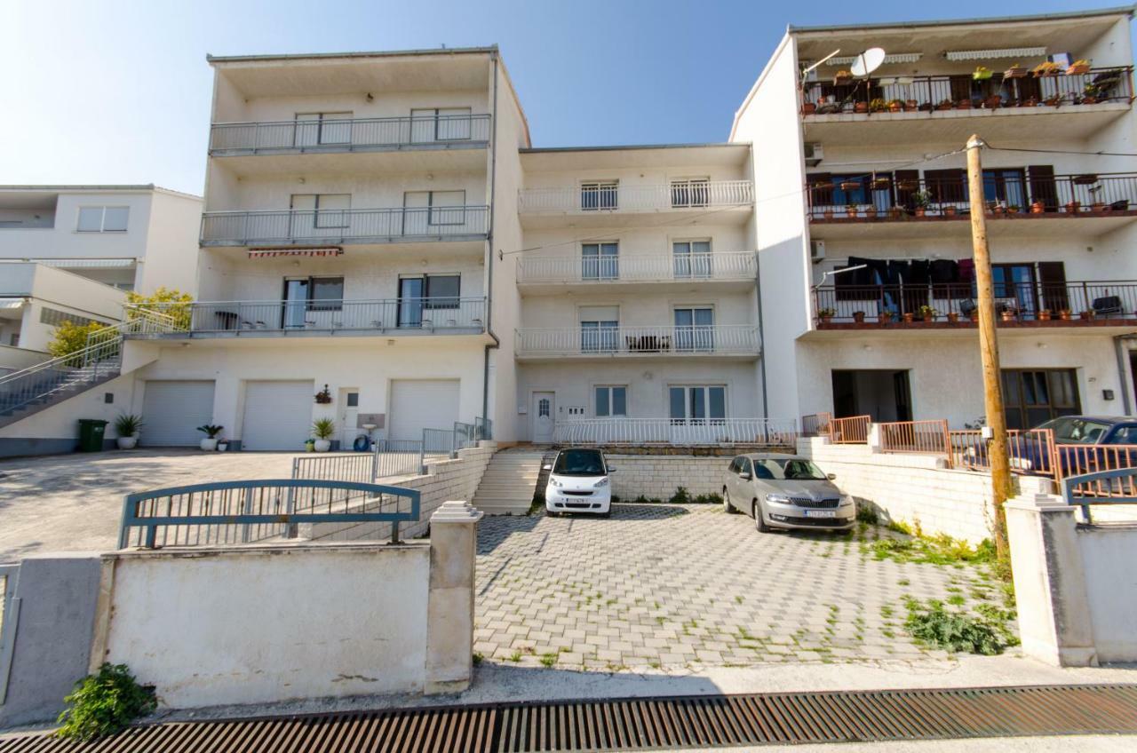 Bridge And Beach Apartments Trogir Exteriör bild