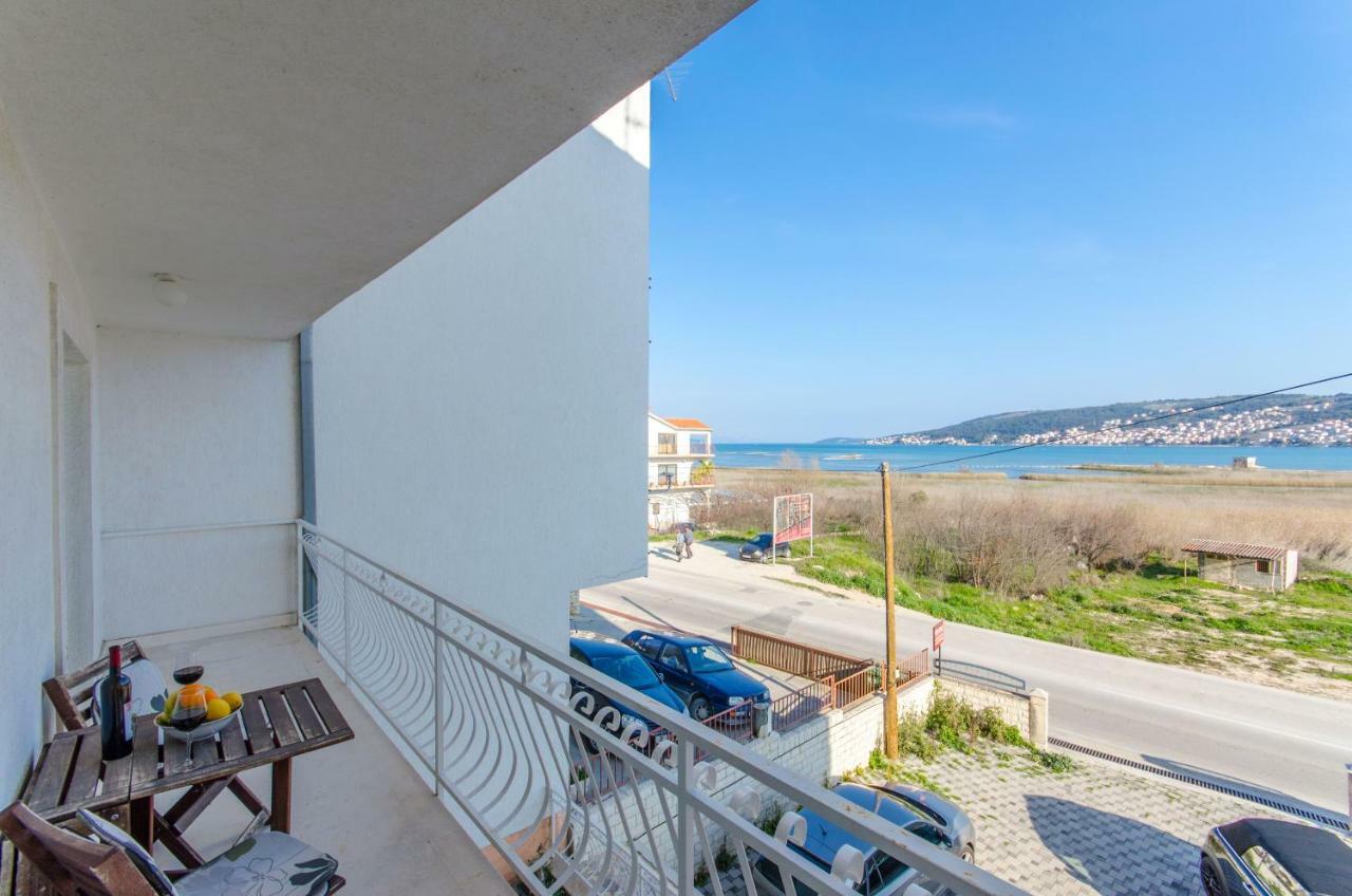 Bridge And Beach Apartments Trogir Exteriör bild